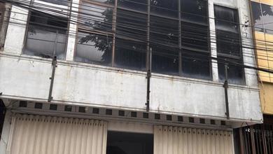 Ruko 3 Lantai Siap untuk Usaha! Lokasi Strategis di Tengah Kota