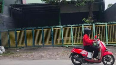Ruang Usaha + Gudang 2 Lantai di Jl Ry Woltermonginsidi