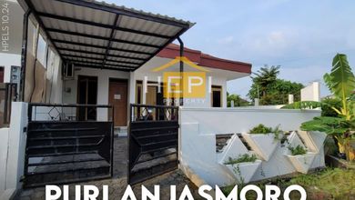 Rumah Siap Tempat dengan Luas m2 Semi Furnished