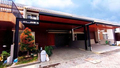 Rumah Elegan di Semarang Barat, Semarang, 5 Kamar Tidur, LT 168m²