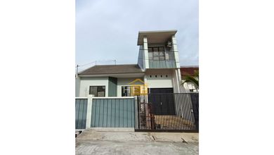 Kesempatan Rumah di Semarang Utara, Semarang, LB 180m², Harga 2 Miliar