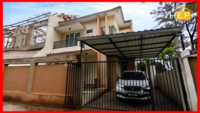 Rumah Dijual di Bukit Sari, Semarang, LB 180m², Harga Kompetitif!