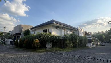 Hunian Mewah di Kawasan Candi Golf, Semarang, LB 280m², Harga 5,6 Miliar