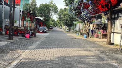 Rumah Dijual di Semarang Barat, Semarang, LB 302m², Harga Kompetitif!